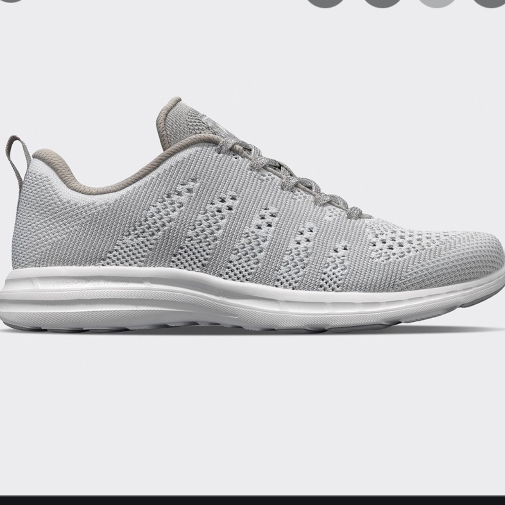 White APL Tech Loom Pro women’s sneakers size 6.5
